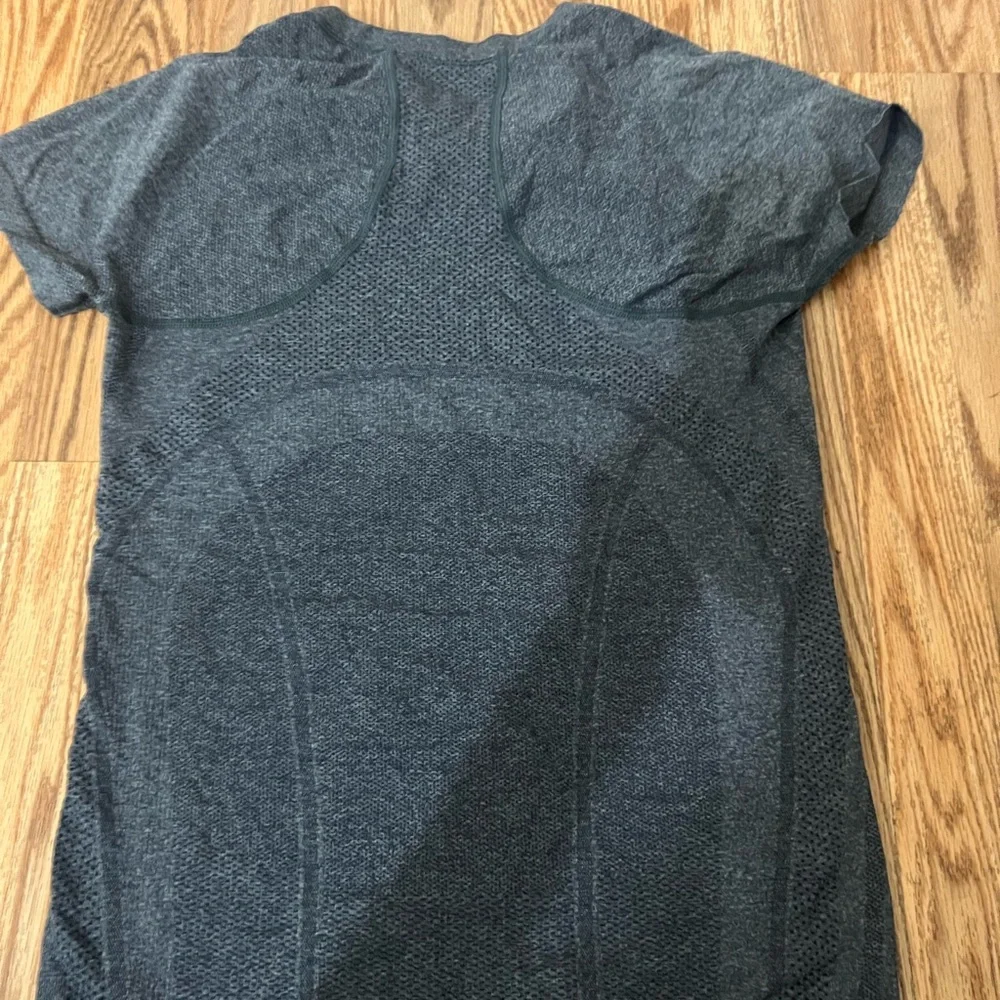 Workout tee - Picture 2 of 2